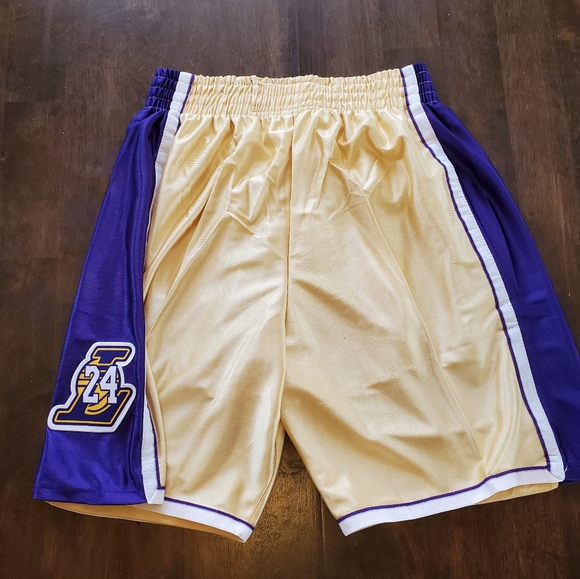 Los Angeles Lakers - Picture 7 of 7